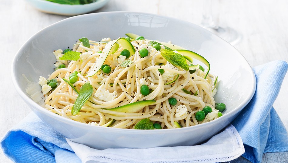 Spaghetti in zucchini and ricotta sauce - Donnafugata